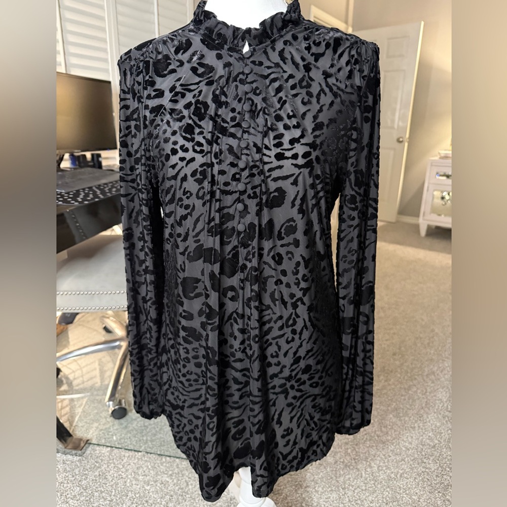 WHBM Women's Black Animal-Print Long Sleeve Blouse